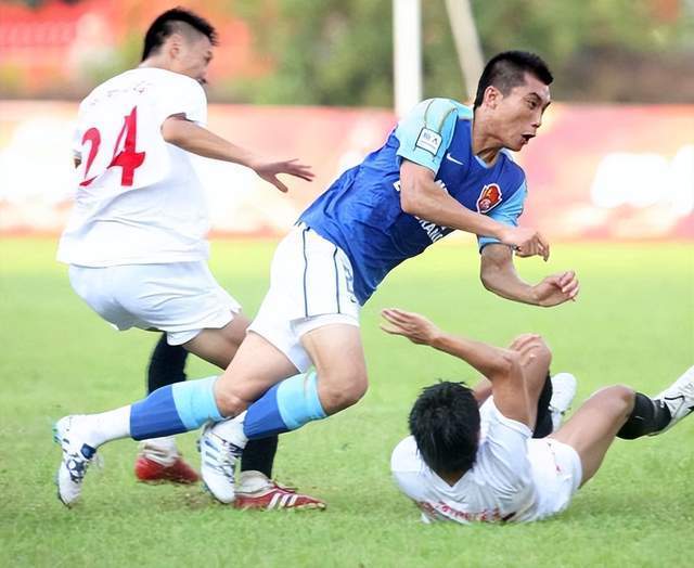 开云官网-包含湖南湘涛主场惨败新疆雪豹，保级压力增大的词条