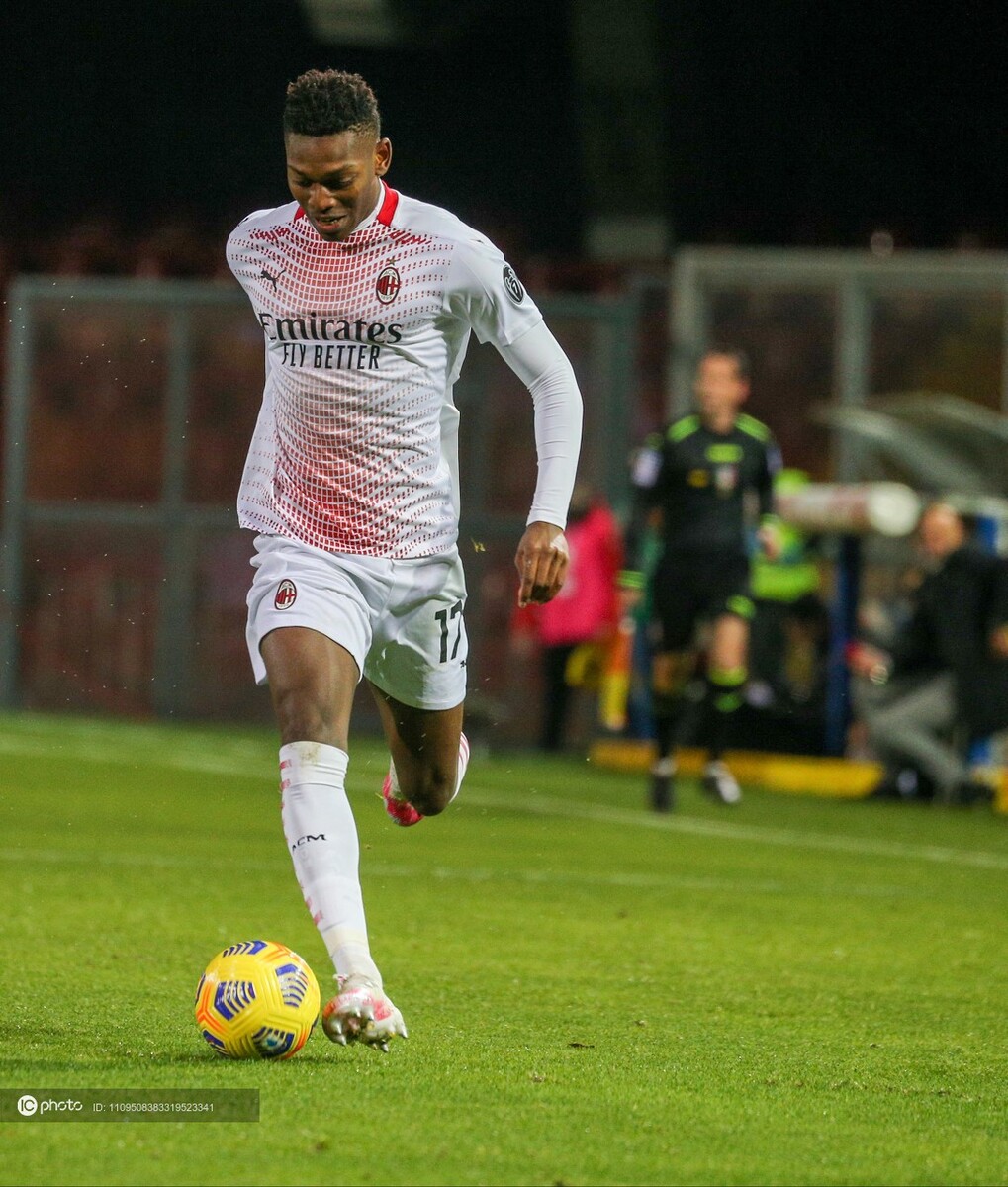 包含贝内文托战胜AC米兰,意甲争冠战再燃的词条 包含贝内文托战胜AC米兰,意甲争冠战再燃的词条