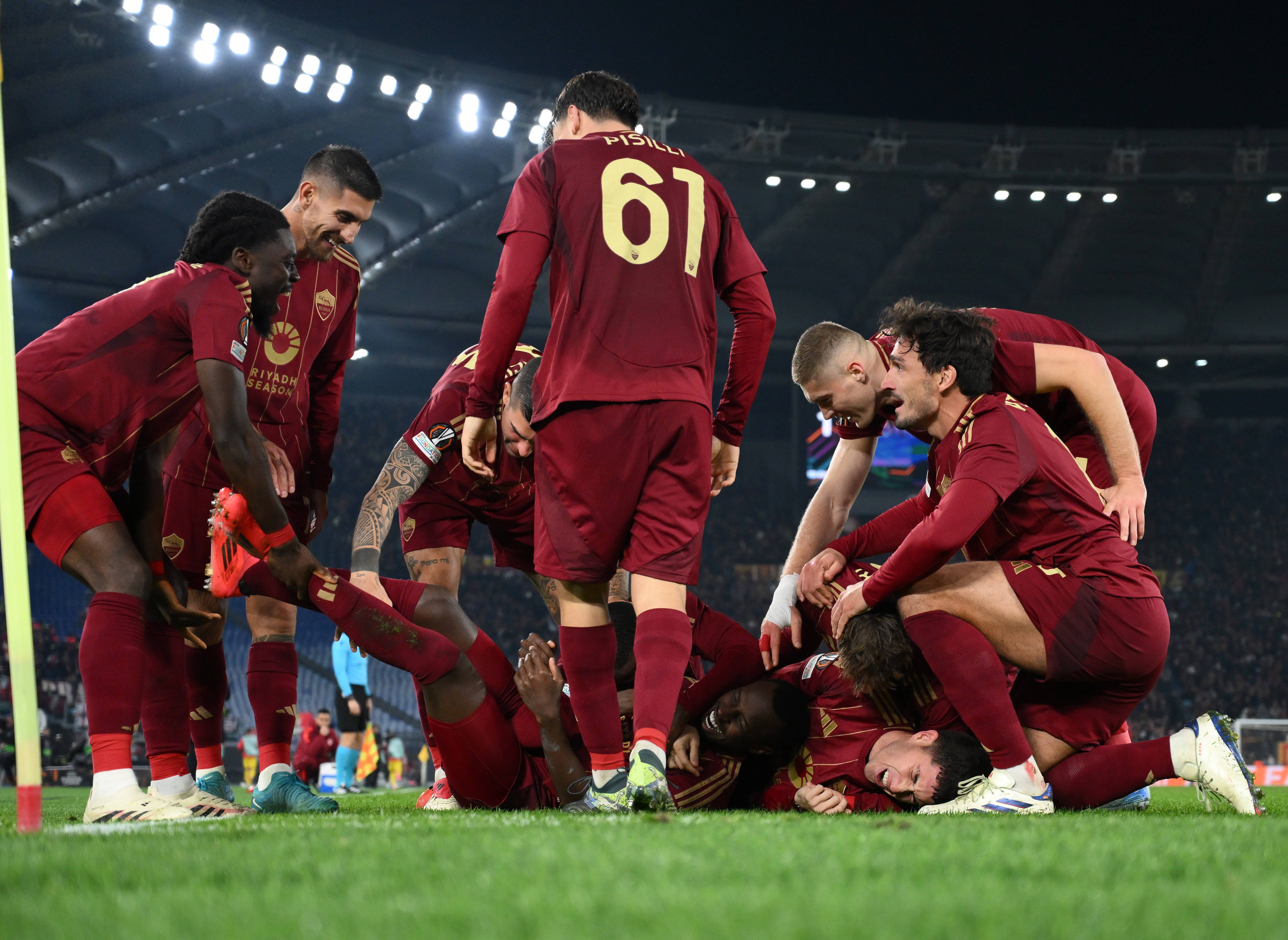 开云APP-罗马队员受伤下场，需调整阵容备战