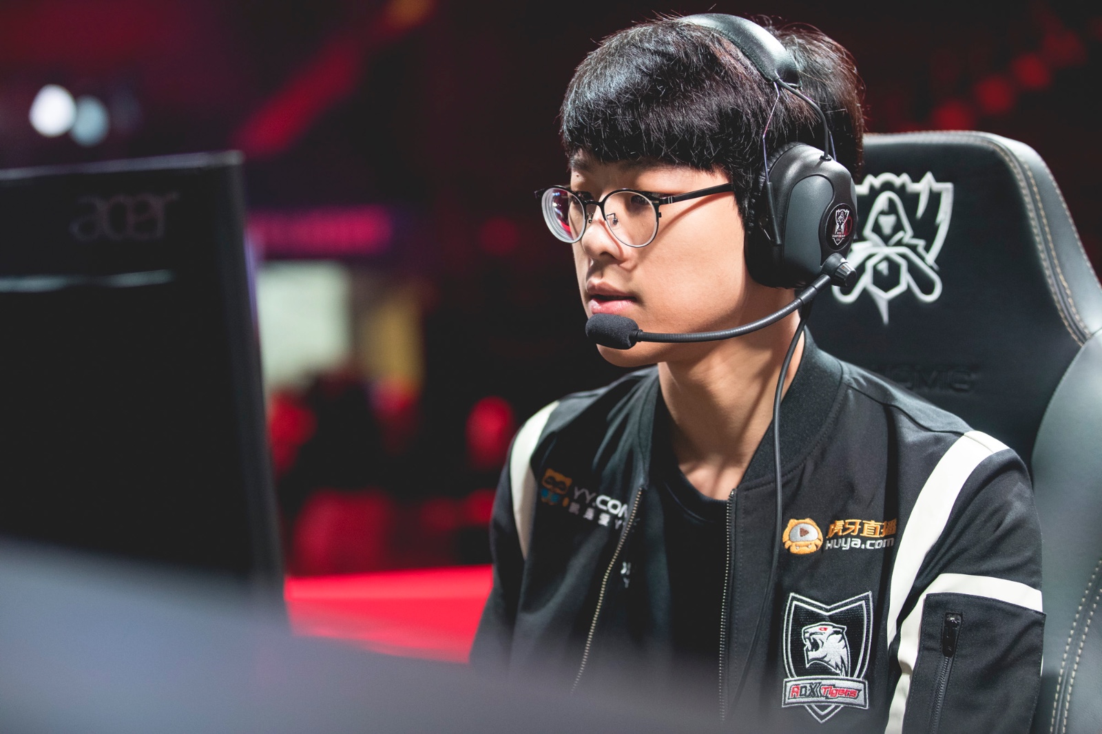 GEN翻盘G2，Doinb关键团战开团秒人鏖战多局半决赛，技惊四座的简单介绍