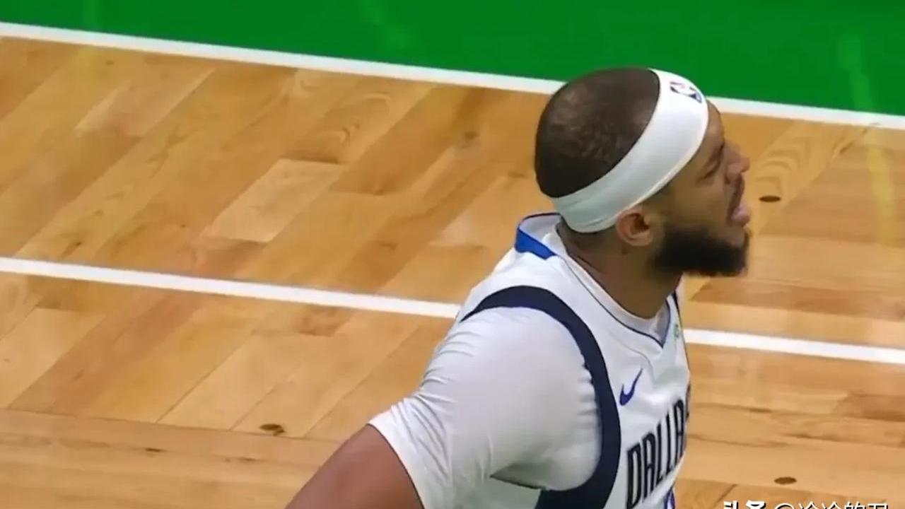 开云体育-凯尔特人碾压独行侠，浓眉三分雨点燃全场