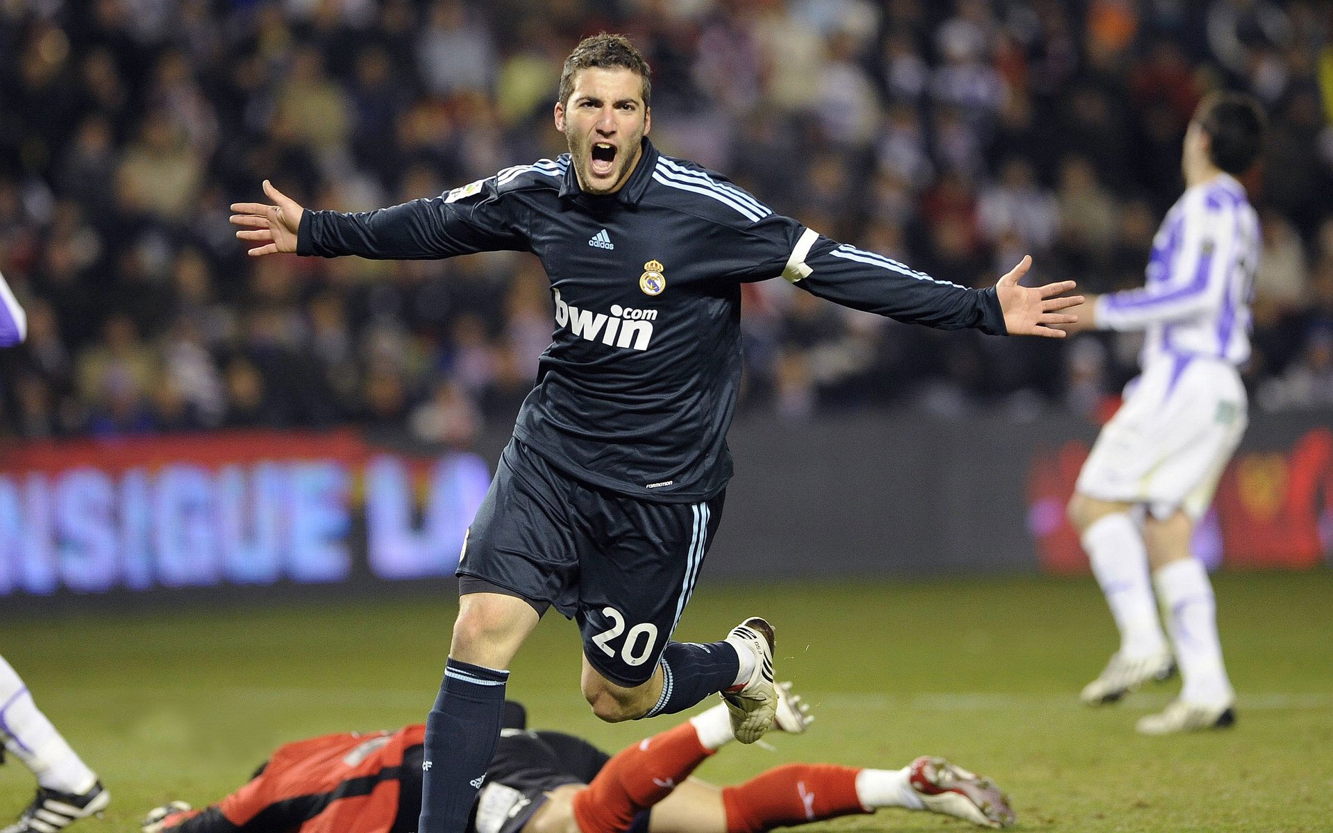 双线告捷！绿军风暴席卷足坛，罗德里戈冰火之歌奏响东决绝唱