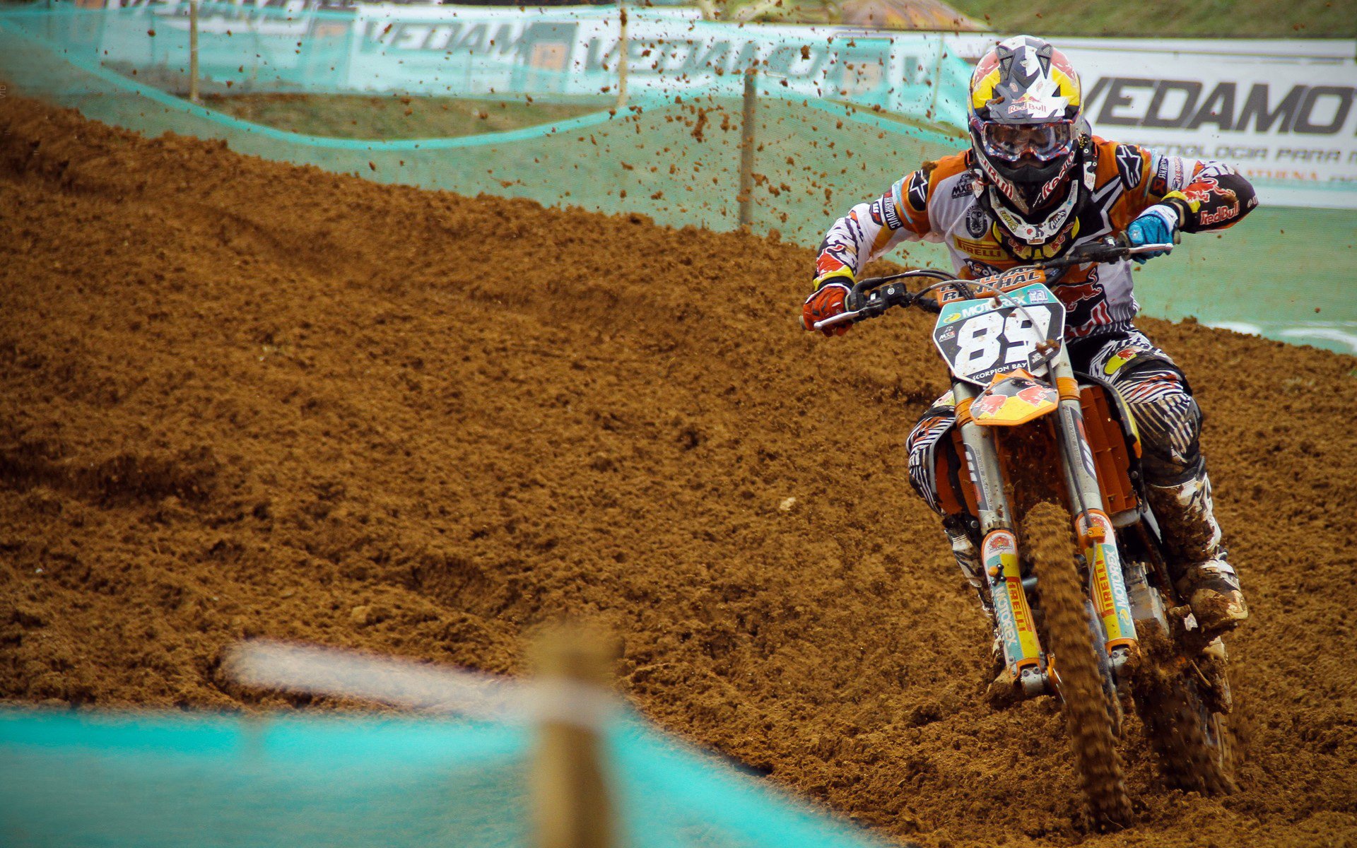 赤膊纹身挡梅西,凯塞多让乌拉圭化身南美绞肉机,巴黎豪华锋线集体哑火